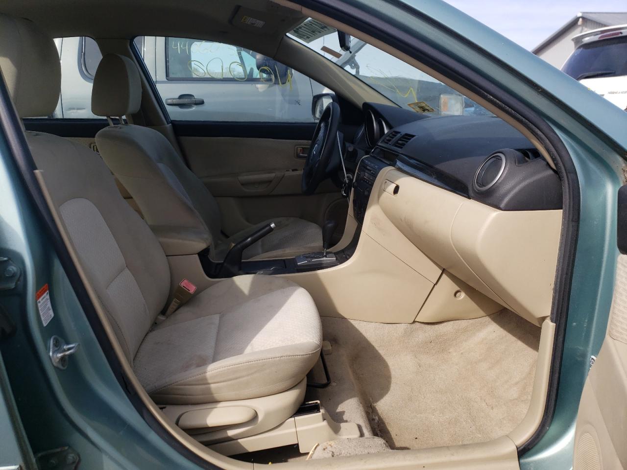 Photo 5 from auction – 2004 MAZDA 3 I with VIN JM1BK32F941217939