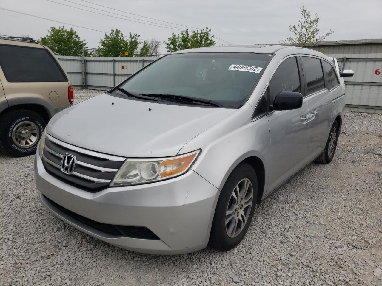 Photo 2 from auction – 2011 HONDA ODYSSEY EX with VIN 5FNRL5H6XBB043673