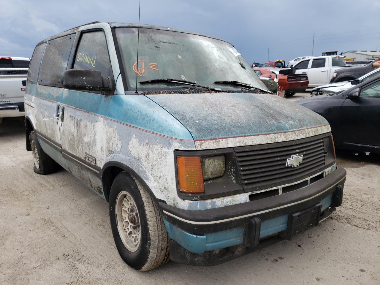 CHEVROLET ASTRO 1992 with VIN 1GNDM15Z4NB124519 - Photo from auction