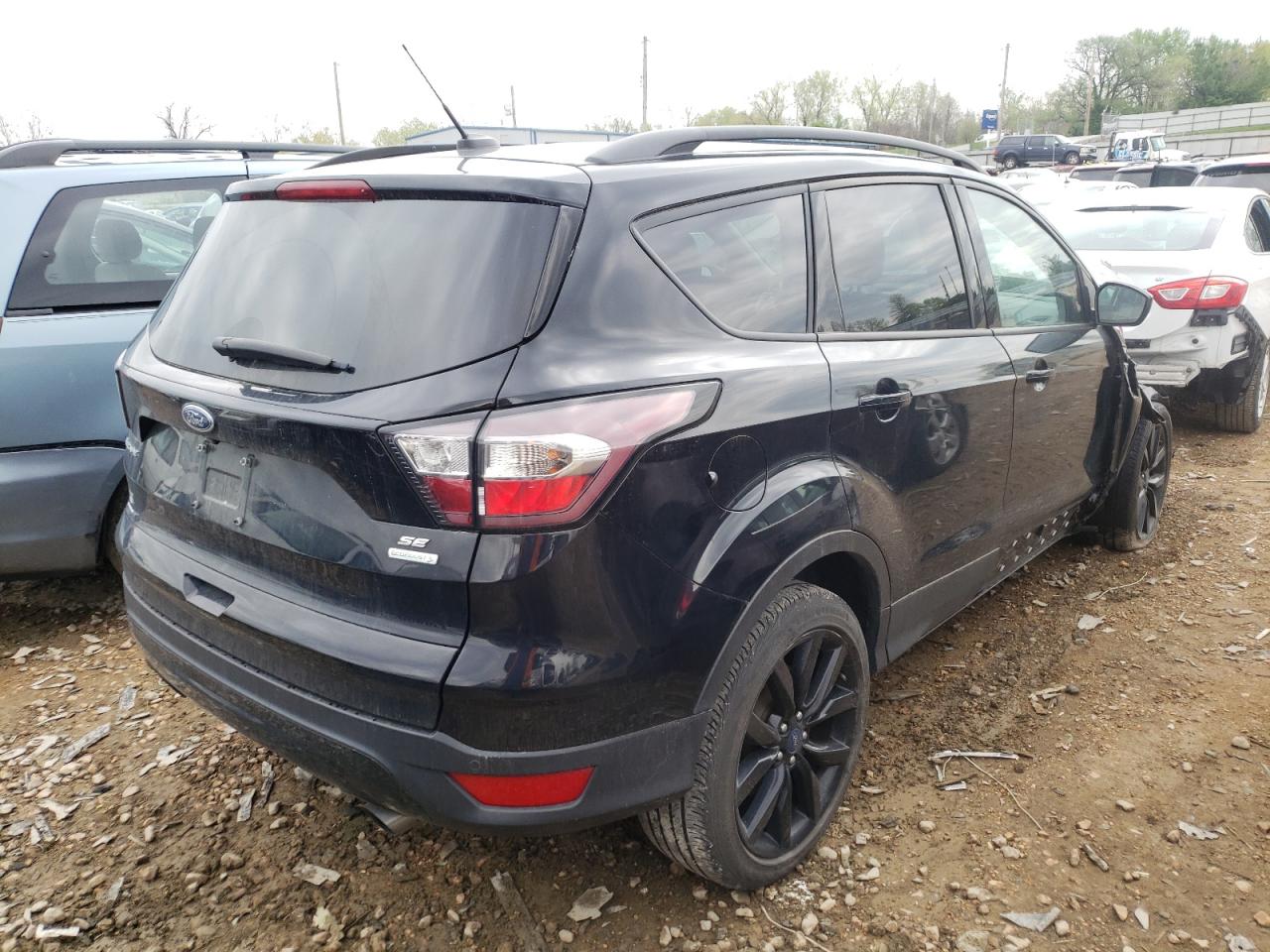 Photo 4 from auction – 2017 FORD ESCAPE SE with VIN 1FMCU0GD4HUE47313