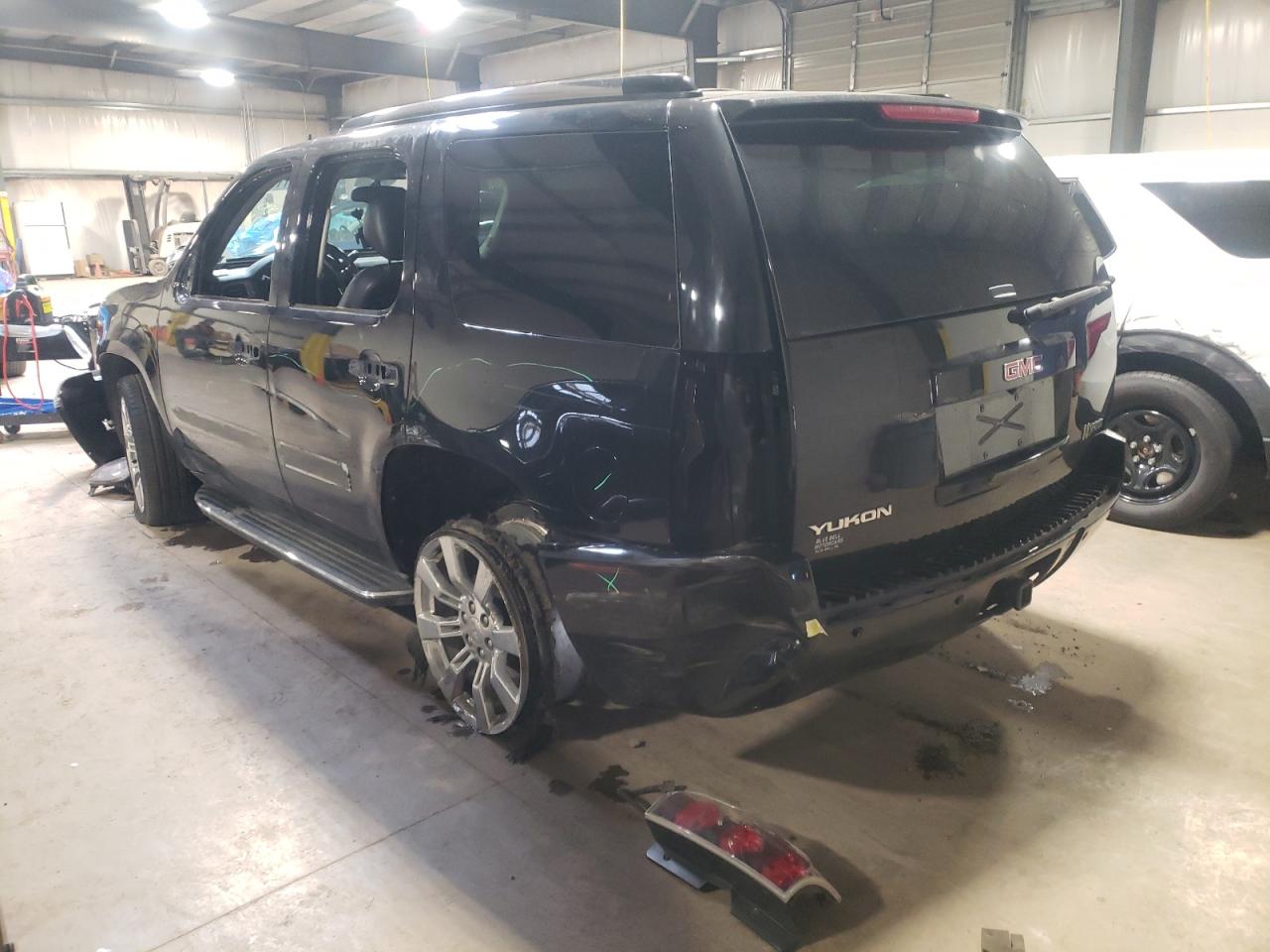 Photo 3 from auction – 2012 GMC YUKON DENA with VIN 1GKS2GEJ7CR196908