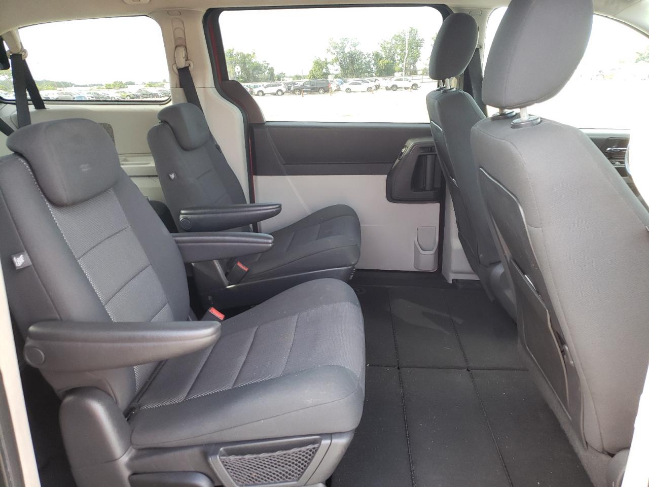 Photo 6 from auction – 2008 DODGE GRAND CARA with VIN 2D8HN54P18R728356