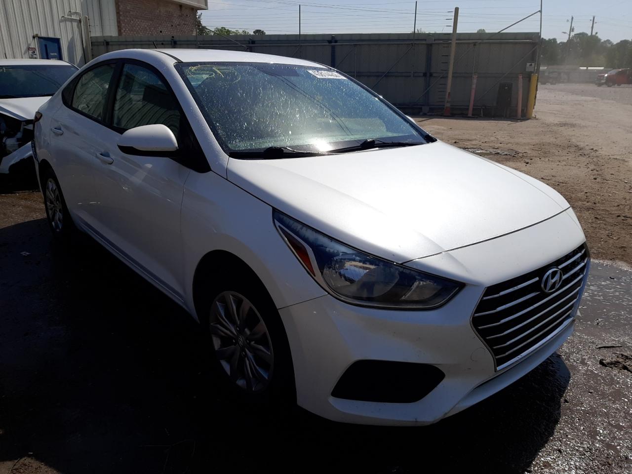 HYUNDAI ACCENT SE 2019 with VIN 3KPC24A32KE047337 - Photo from auction