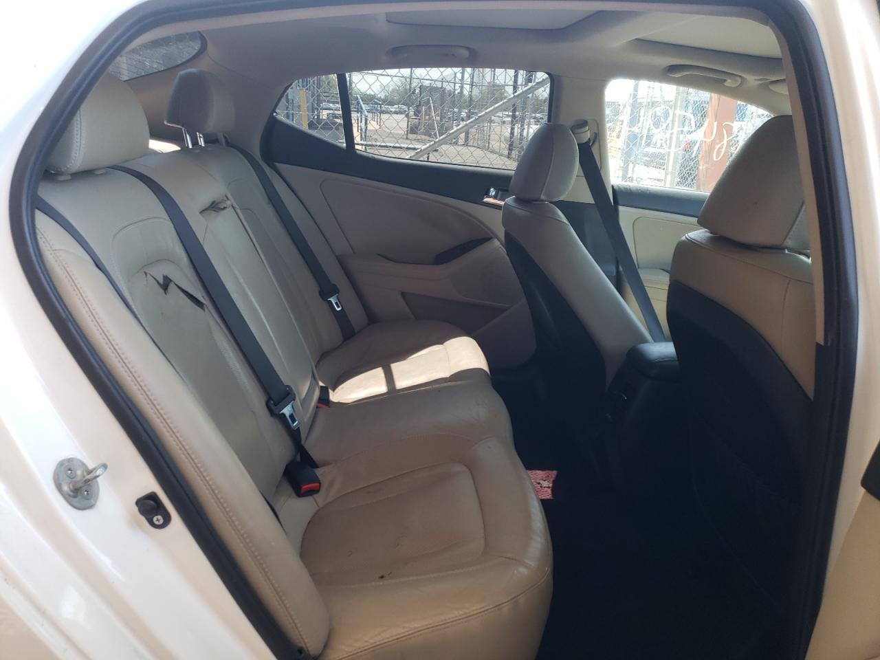 Photo 6 from auction – 2011 KIA OPTIMA EX with VIN KNAGN4A70B5170820