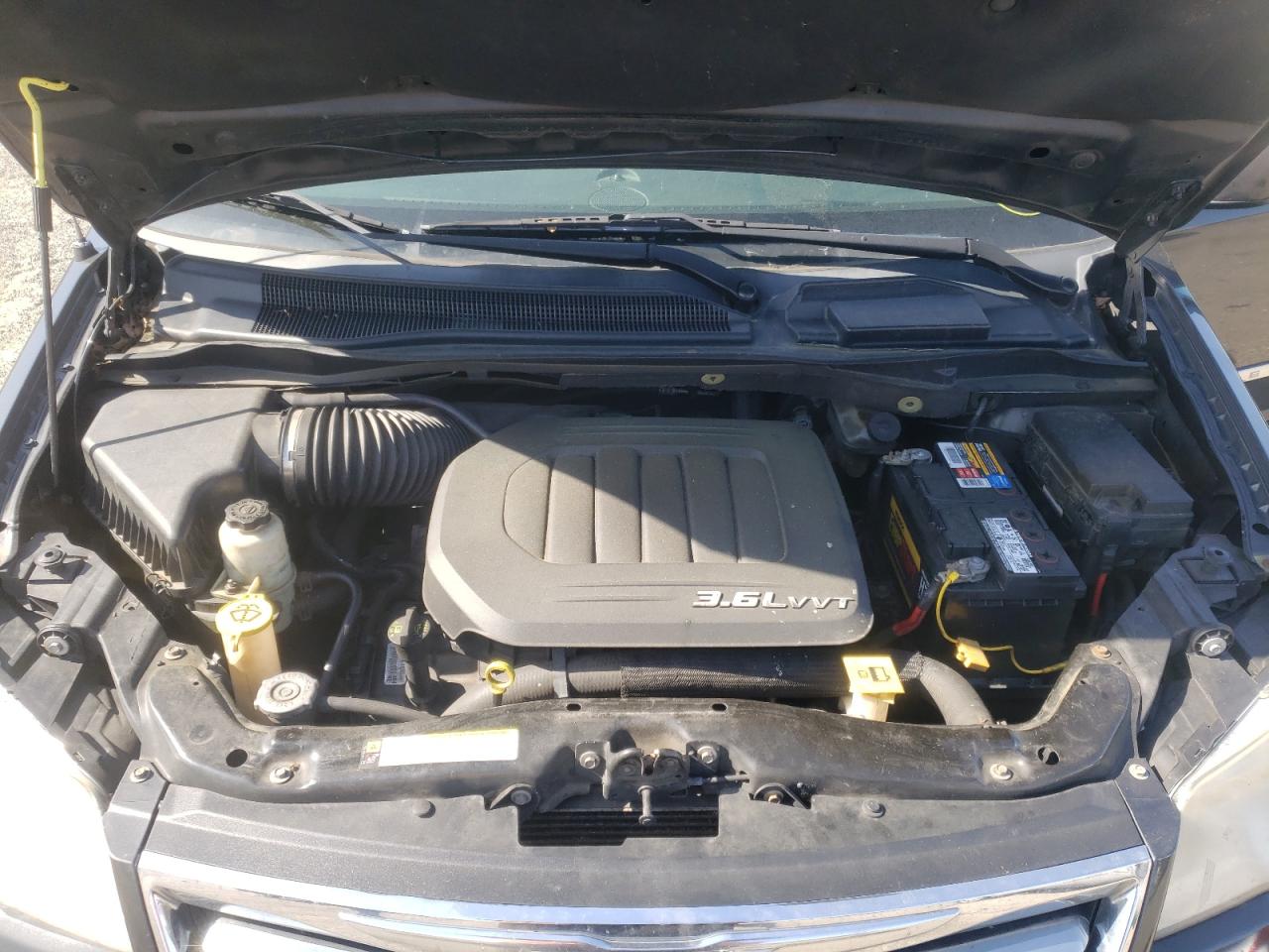 Photo 7 from auction – 2012 CHRYSLER TOWN & COU with VIN 2C4RC1BG5CR260676