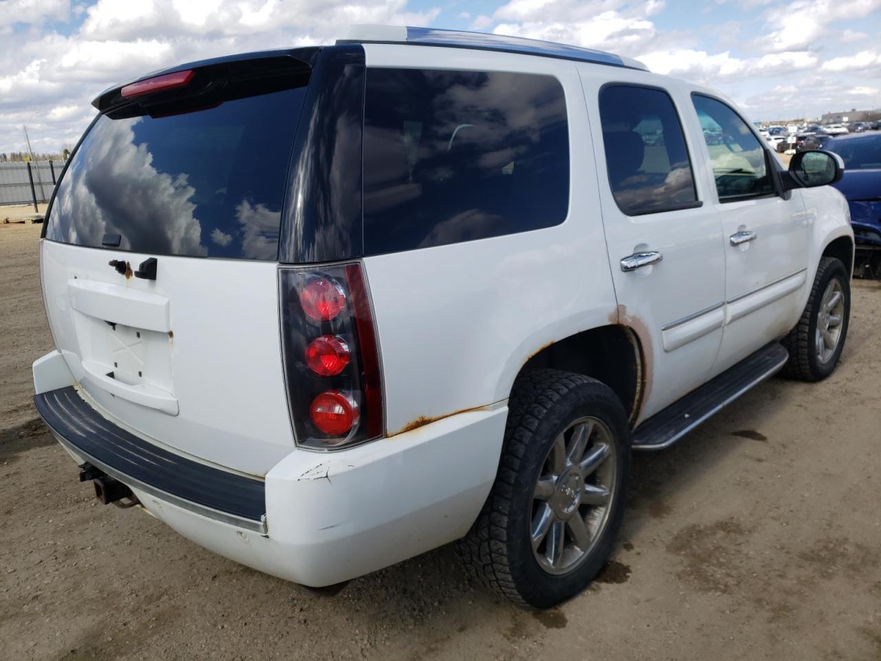 Photo 4 from auction – 2007 GMC YUKON DENA with VIN 1GKFK63897J283113