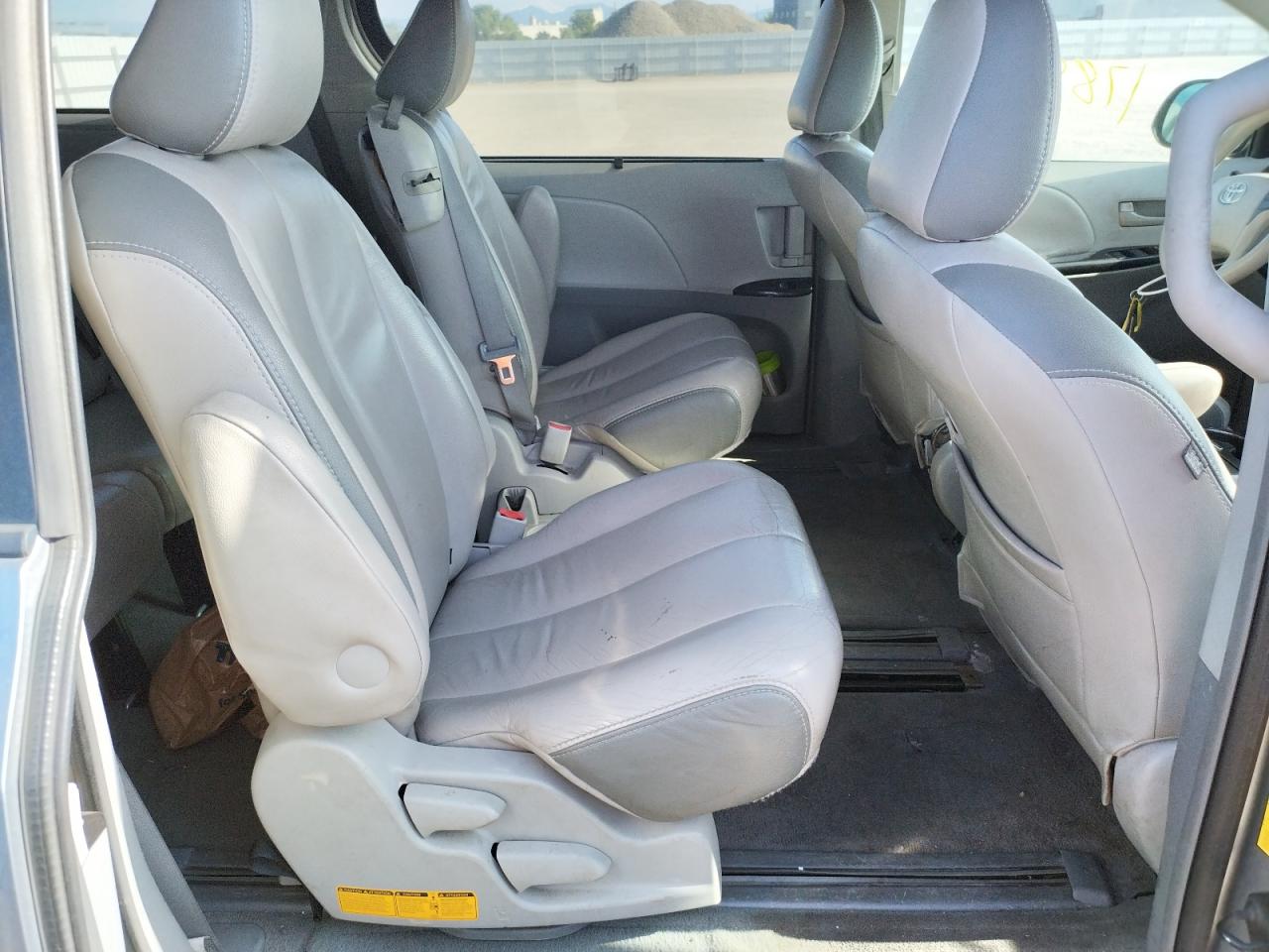 Photo 6 from auction – 2011 TOYOTA SIENNA LE with VIN 5TDKK3DC2BS014104