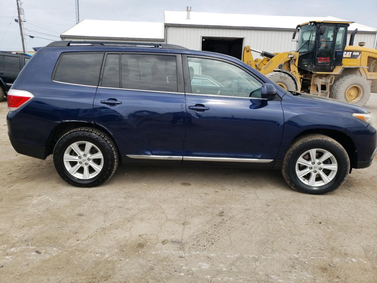 Photo 9 from auction – 2013 TOYOTA HIGHLANDER with VIN 5TDBK3EH6DS183717