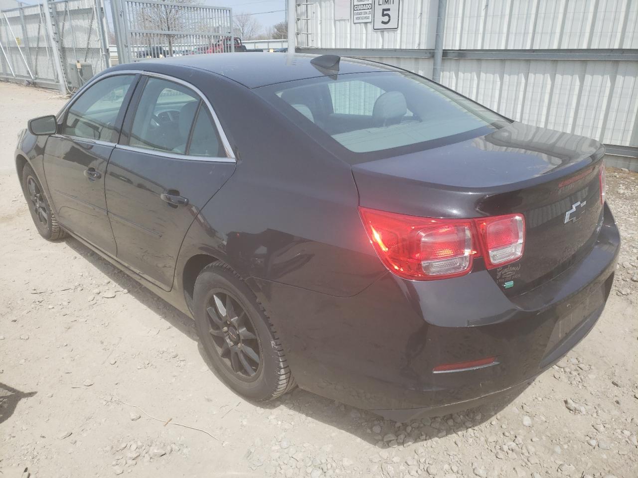 Photo 3 from auction – 2015 CHEVROLET MALIBU with VIN 1G11B5SL0FF120057
