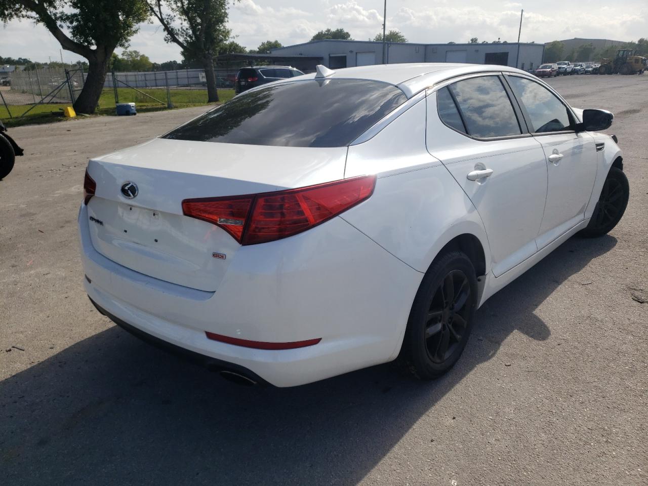 Photo 4 from auction – 2011 KIA OPTIMA LX with VIN KNAGM4A73B5130279