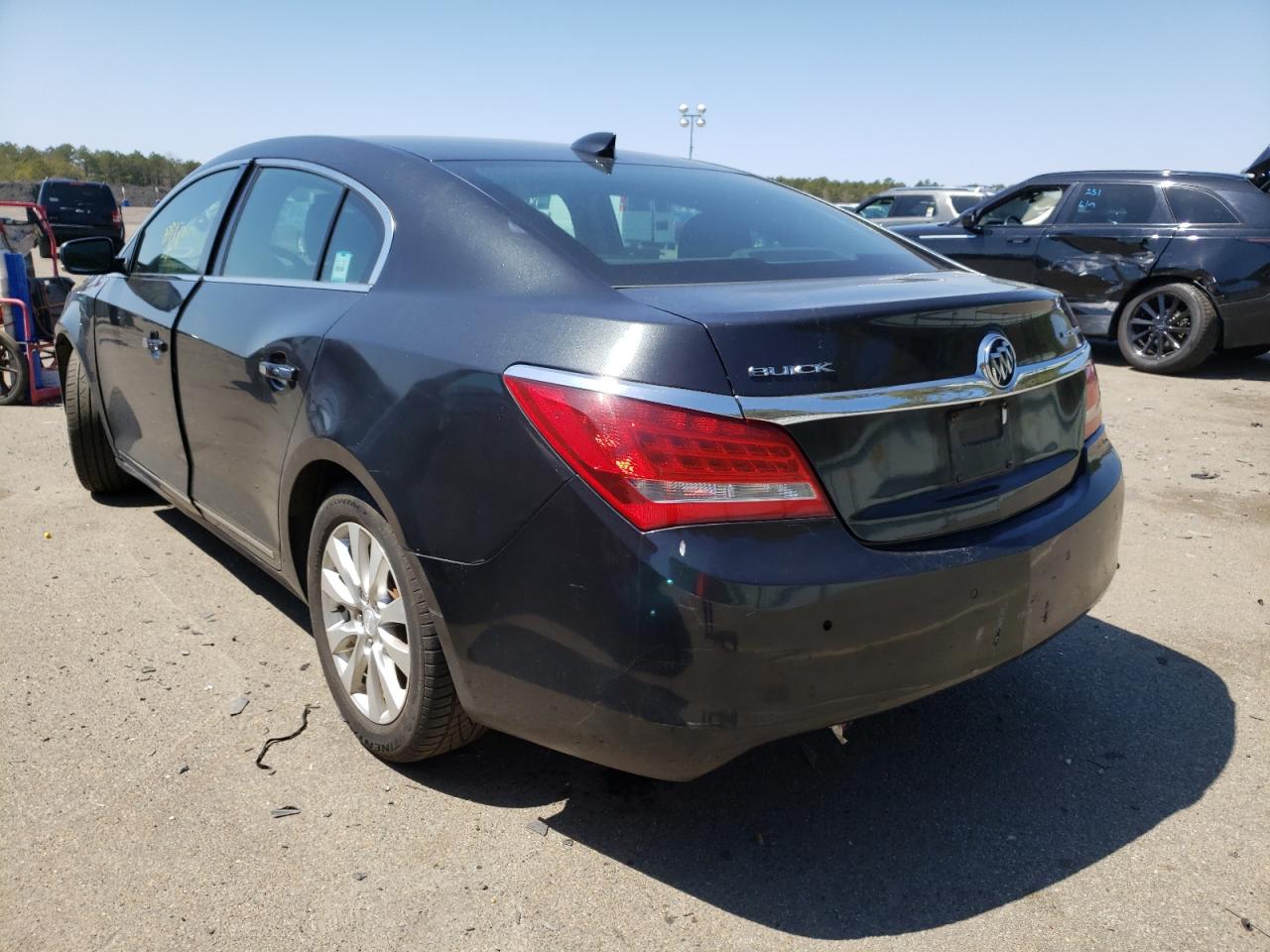 Фото 3 с аукциона – 2015 BUICK LACROSSE с VIN 1G4GB5GR3FF272666