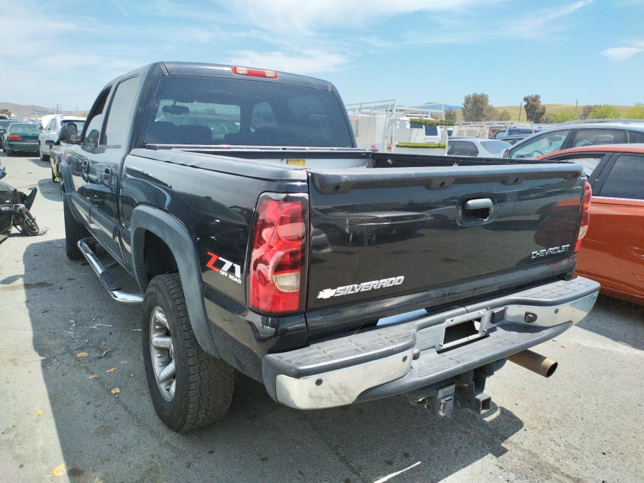 Photo 3 from auction – 2005 CHEVROLET SILVERADO with VIN 2GCEK13T851391664