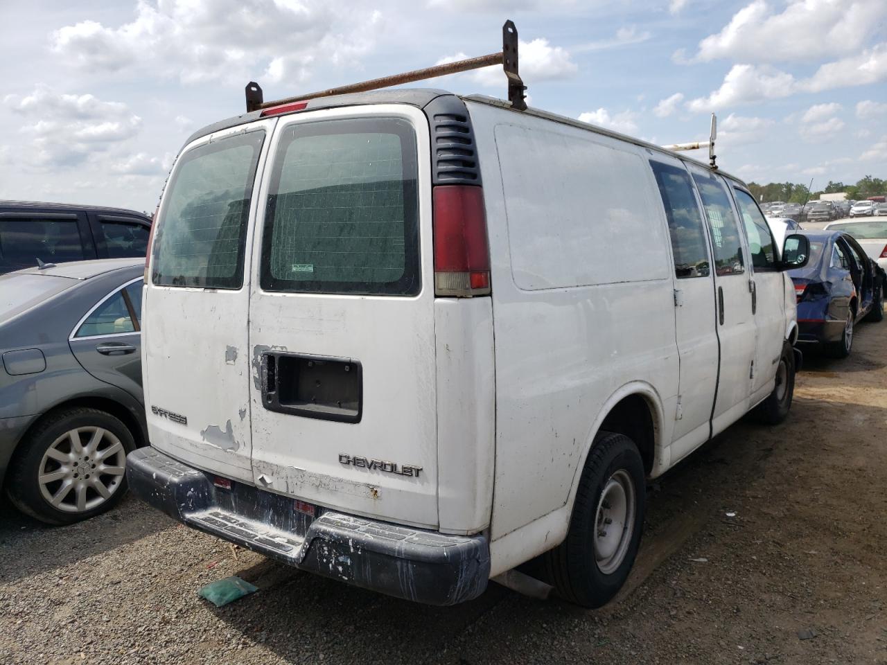 Photo 4 from auction – 2000 CHEVROLET EXPRESS G2 with VIN 1GCFG25W1Y1149618