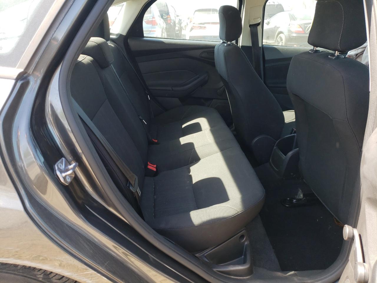 Photo 6 from auction – 2016 FORD FOCUS S with VIN 1FADP3E21GL401077