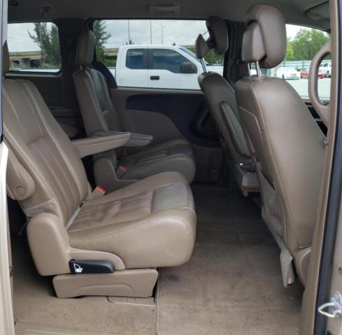 Photo 6 from auction – 2015 CHRYSLER TOWN & COU with VIN 2C4RC1AG1FR710846