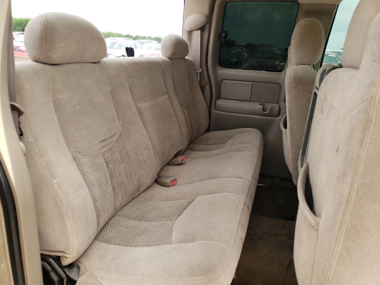 Photo 6 from auction – 2004 CHEVROLET SILVERADO with VIN 2GCEC19V841218084
