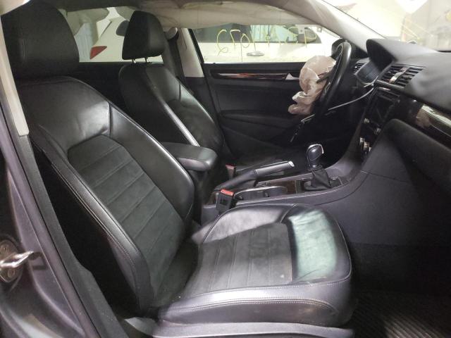 Photo 5 from auction – 2015 VOLKSWAGEN PASSAT SEL with VIN 1VWCM7A33FC109110