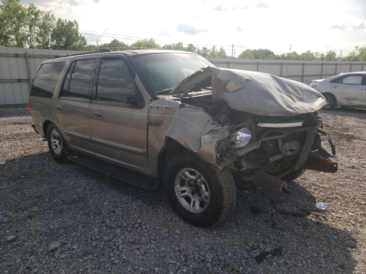 FORD EXPEDITION 2001 with VIN 1FMRU15W21LB57037 - Photo from auction