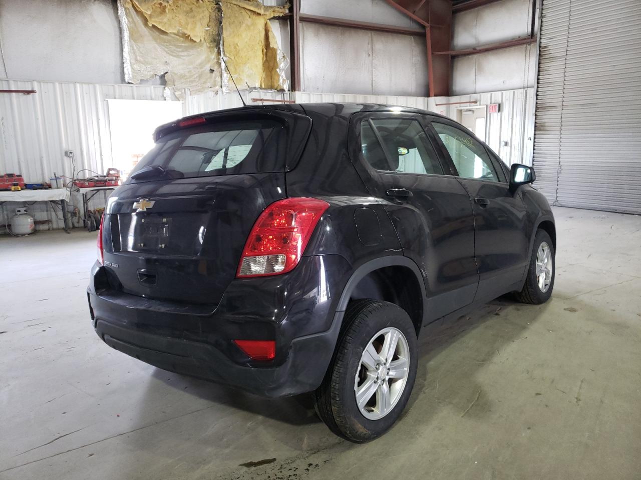 Photo 4 from auction – 2017 CHEVROLET TRAX LS with VIN 3GNCJNSB6HL290188