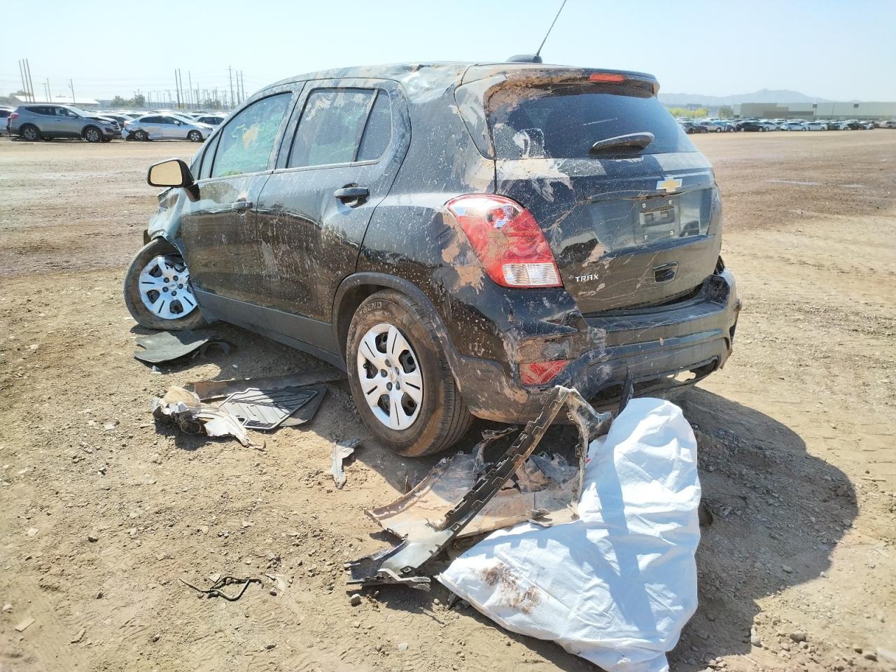 Photo 3 from auction – 2018 CHEVROLET TRAX LS with VIN 3GNCJKSB4JL370948