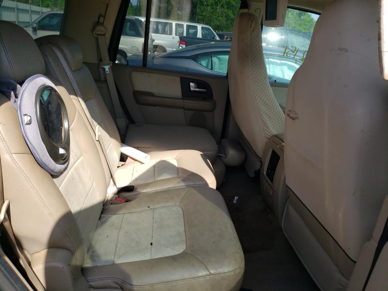 Photo 6 from auction – 2004 FORD EXPEDITION with VIN 1FMPU17L84LB61981
