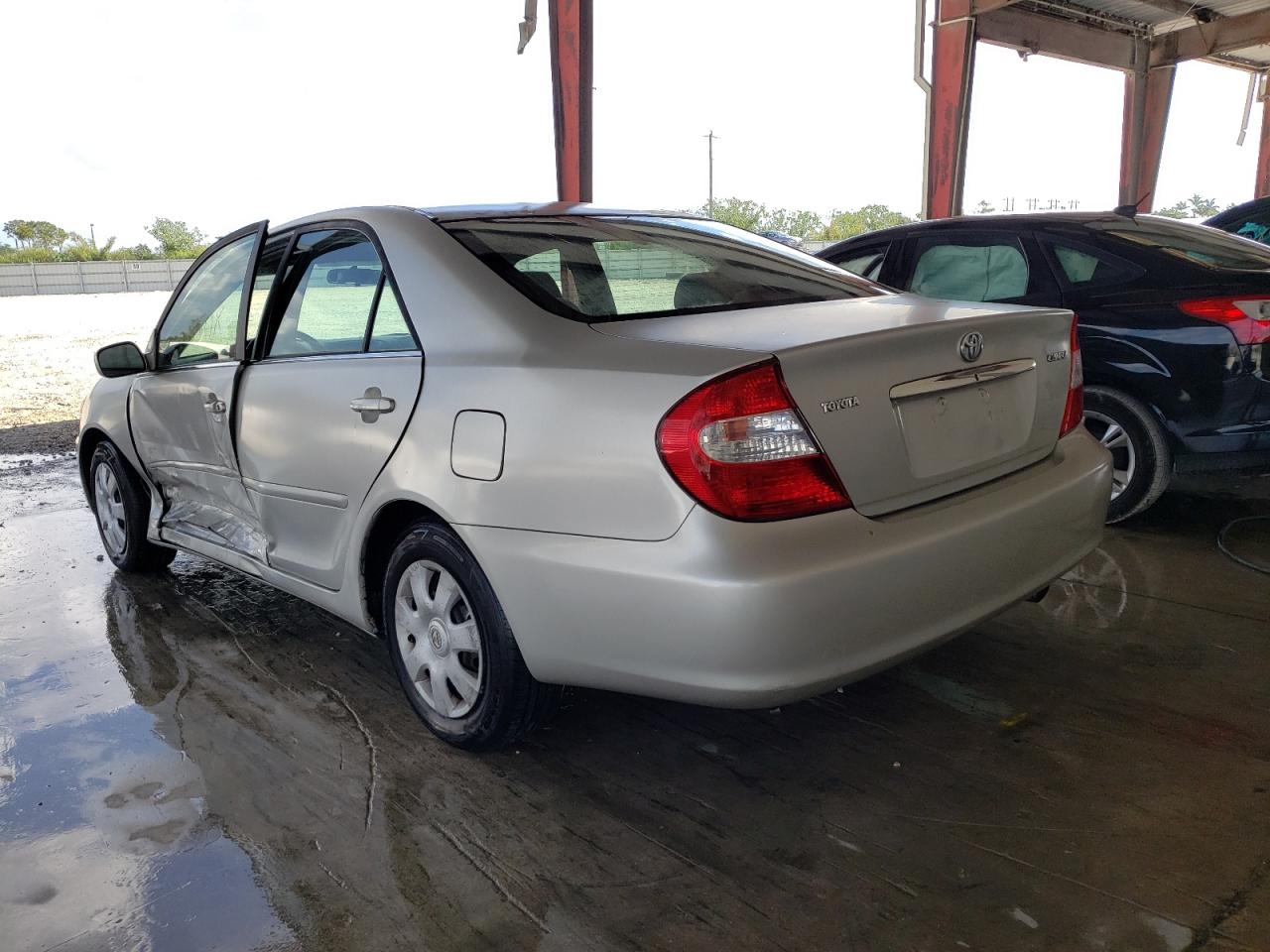 Photo 3 from auction – 2003 TOYOTA CAMRY LE with VIN 4T1BE32K13U680719