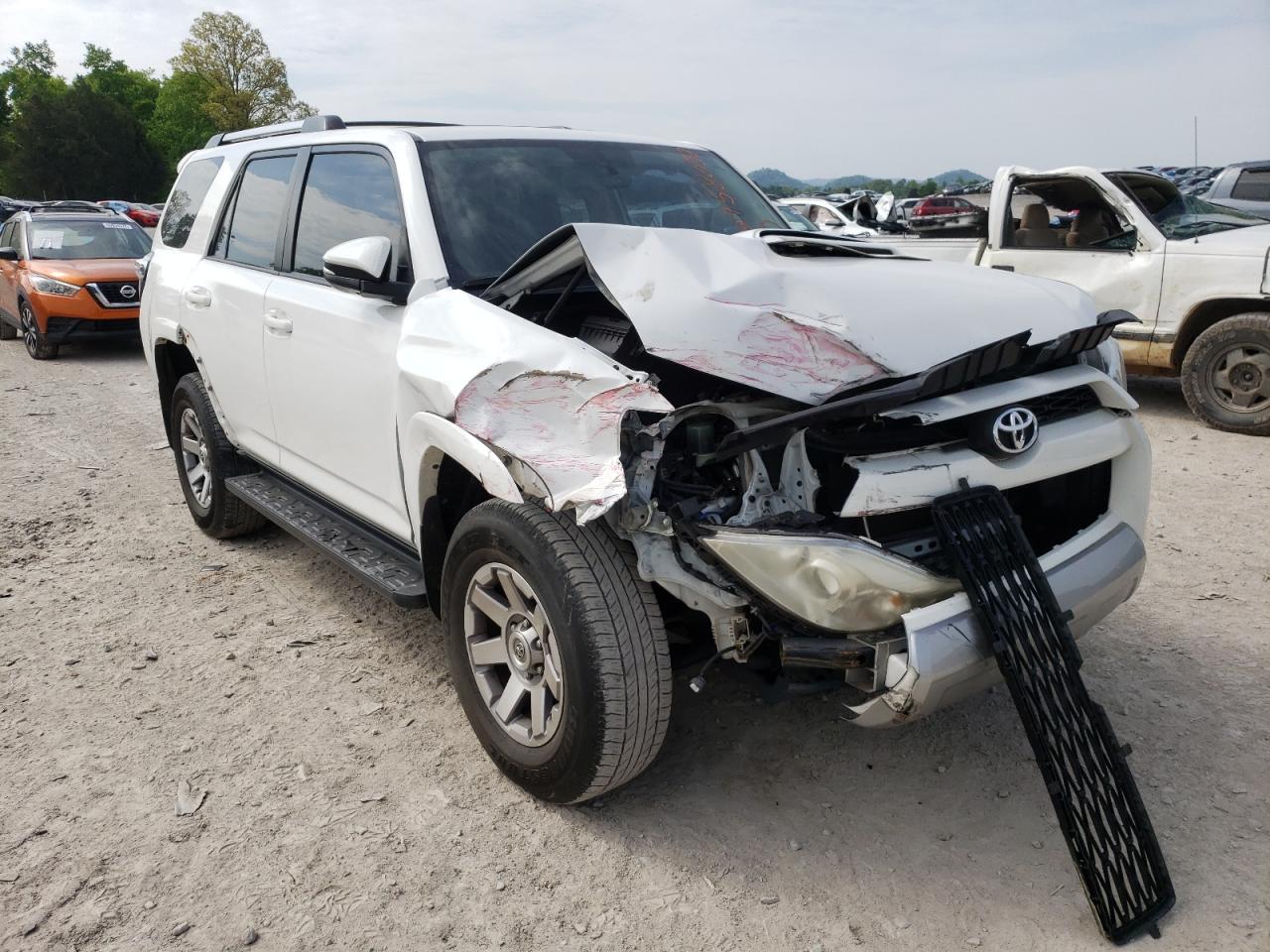 Photo 11 from auction – 2015 TOYOTA 4RUNNER SR with VIN JTEBU5JRXF5264776