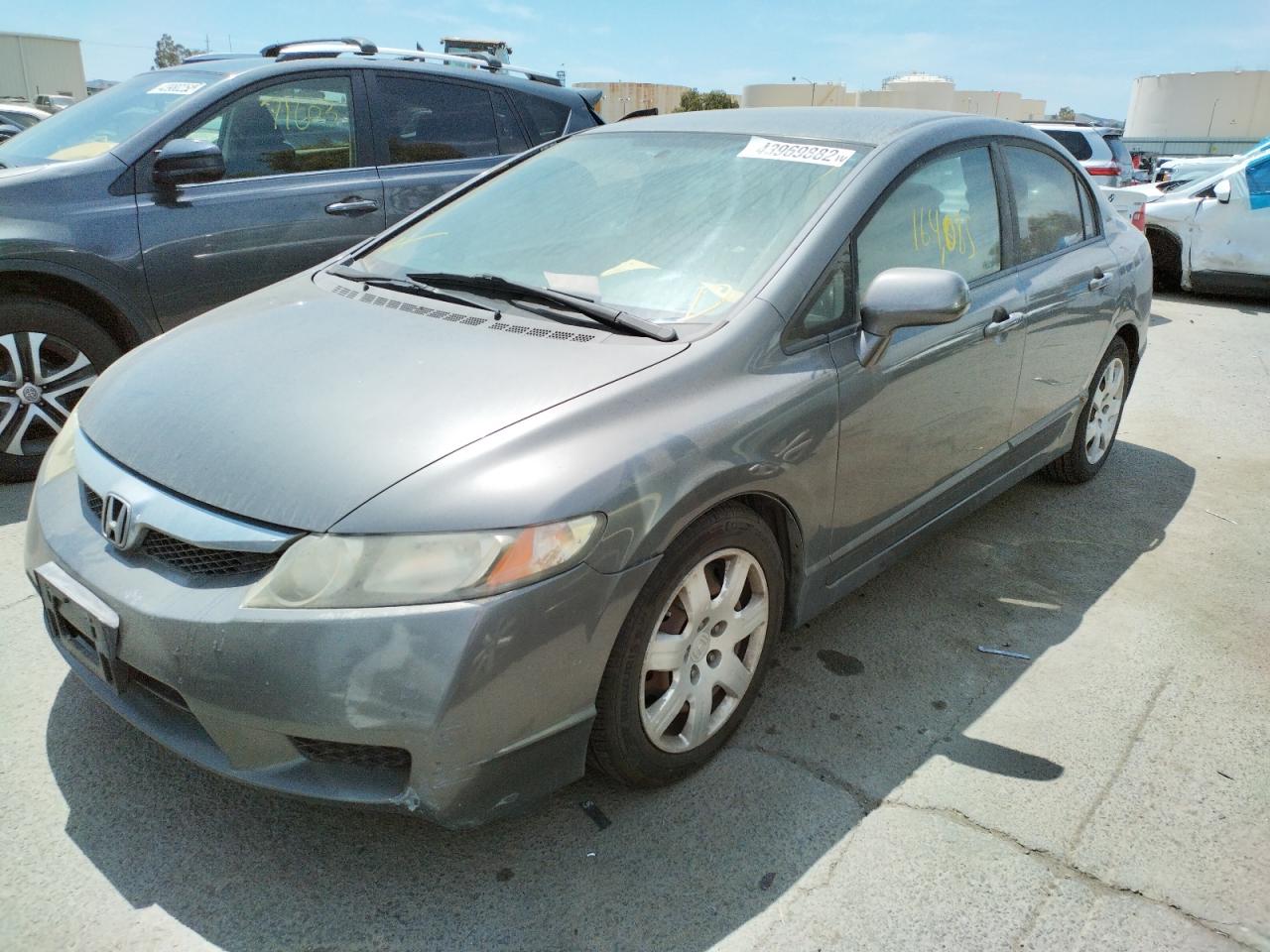 Photo 2 from auction – 2010 HONDA CIVIC LX with VIN 19XFA1F56AE075715