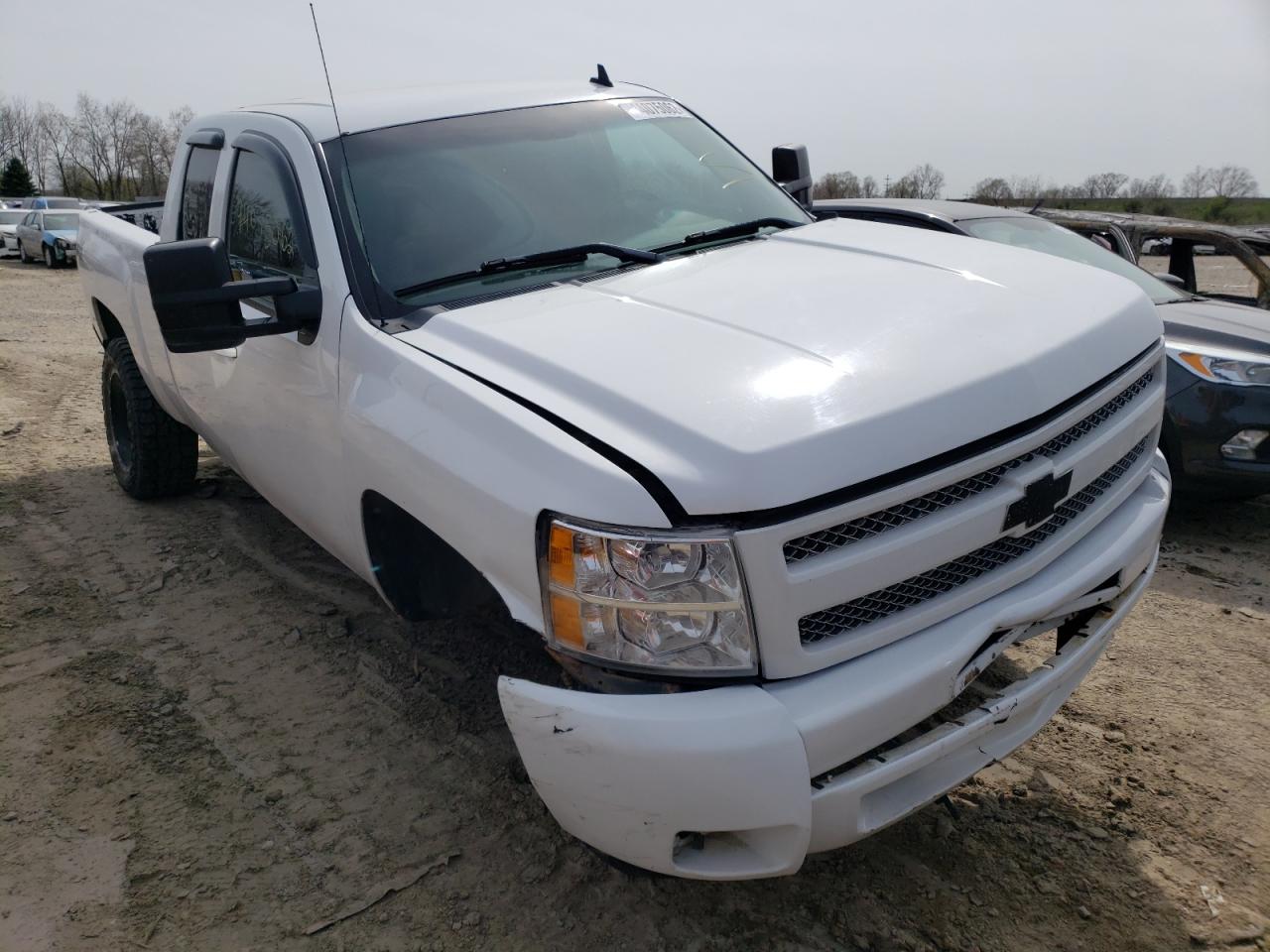 Photo 1 from auction – 2011 CHEVROLET SILVERADO with VIN 1GCRKSE33BZ119305