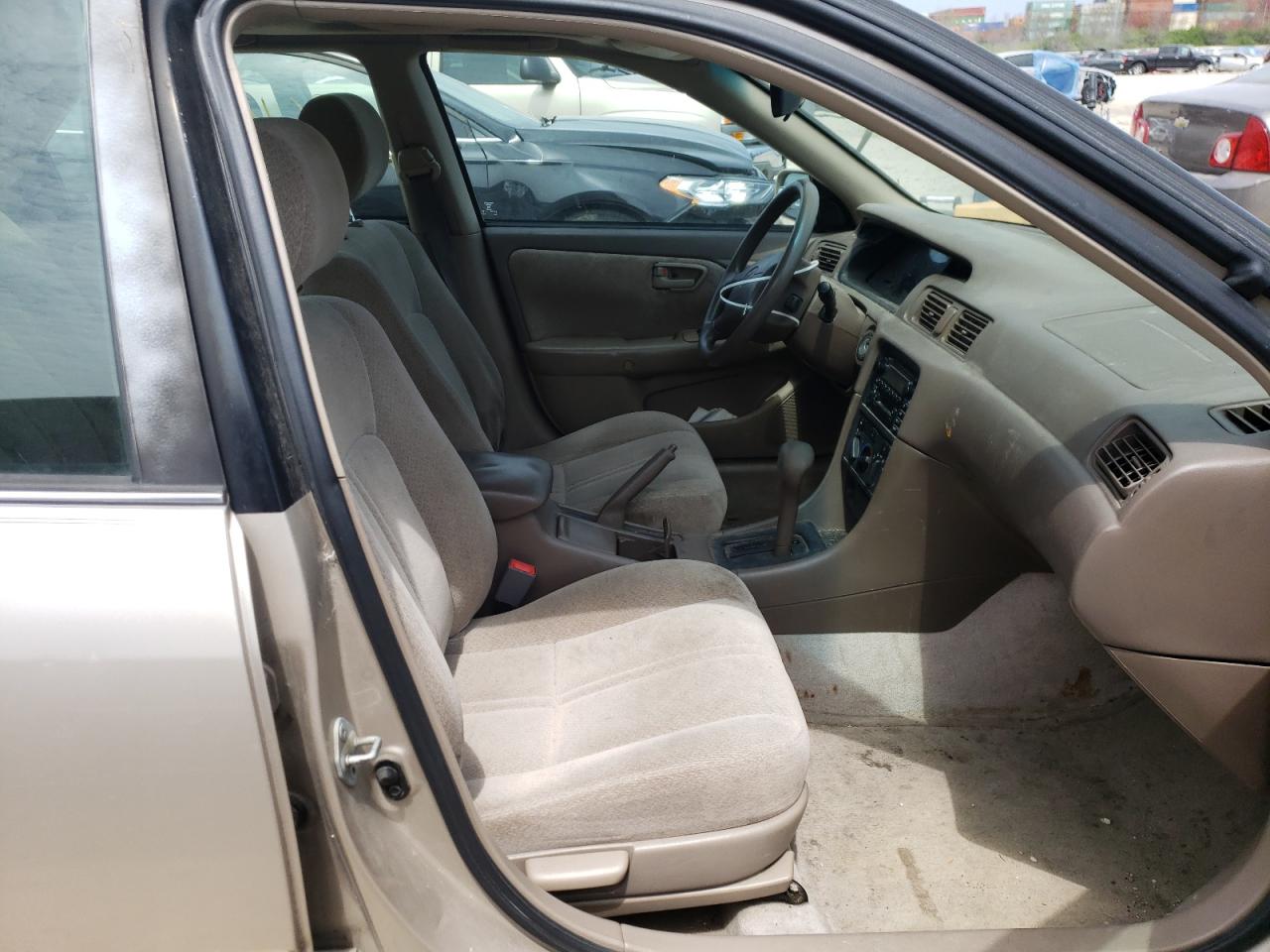 Photo 5 from auction – 2000 TOYOTA CAMRY LE with VIN 4T1BF22K1YU943841