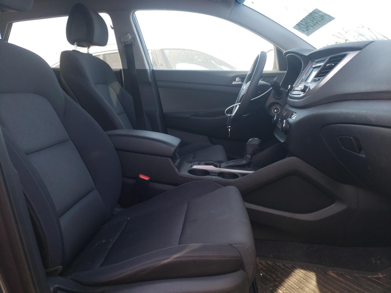 Photo 5 from auction – 2018 HYUNDAI TUCSON SE with VIN KM8J2CA47JU808790
