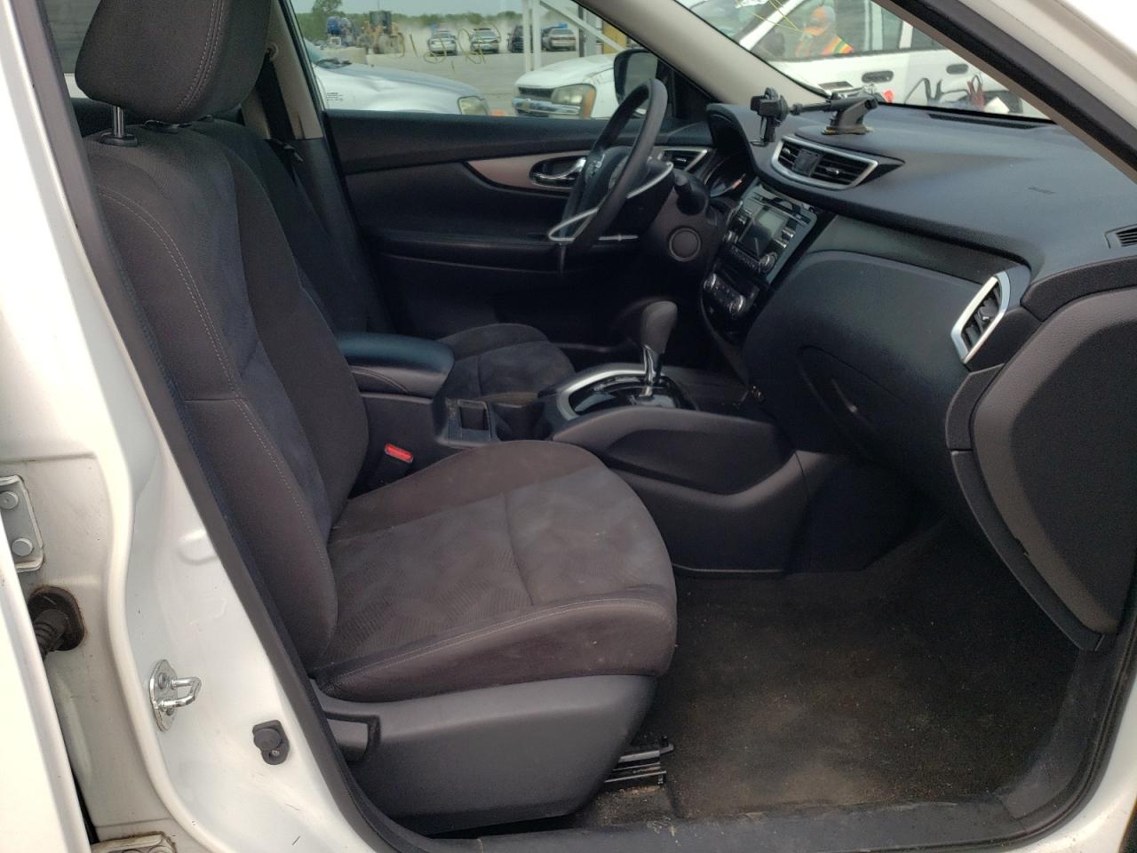 Photo 5 from auction – 2016 NISSAN ROGUE S with VIN KNMAT2MV6GP666097