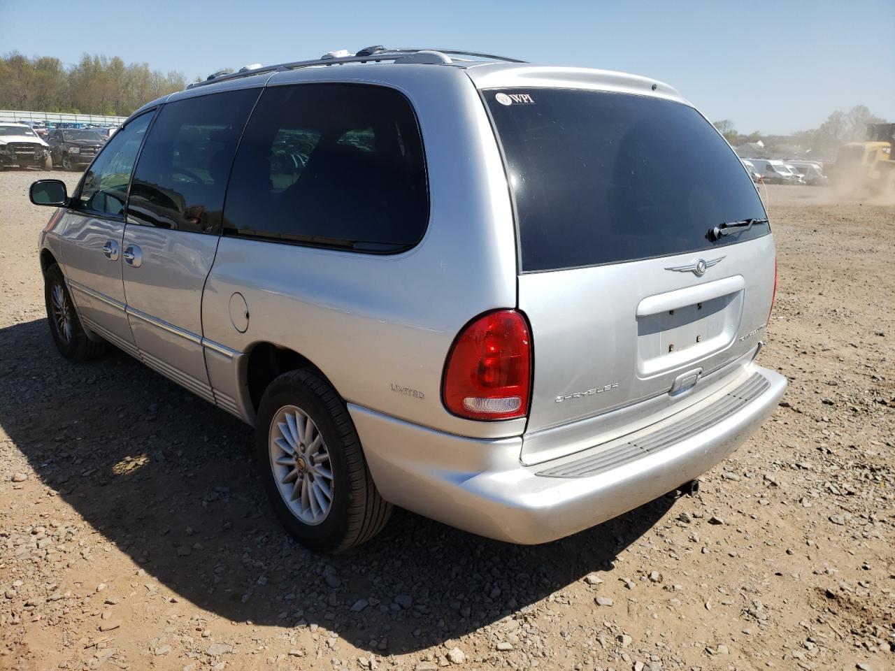 Photo 3 from auction – 2000 CHRYSLER TOWN & COU with VIN 1C4GP64L4YB626684