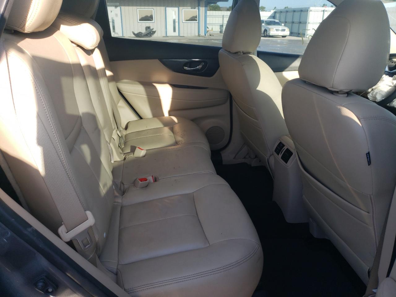 Photo 6 from auction – 2017 NISSAN ROGUE S with VIN 5N1AT2MT6HC810931