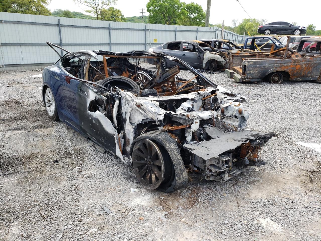 TESLA MODEL S 2016 with VIN 5YJSA1E24GF150727 - Photo from auction