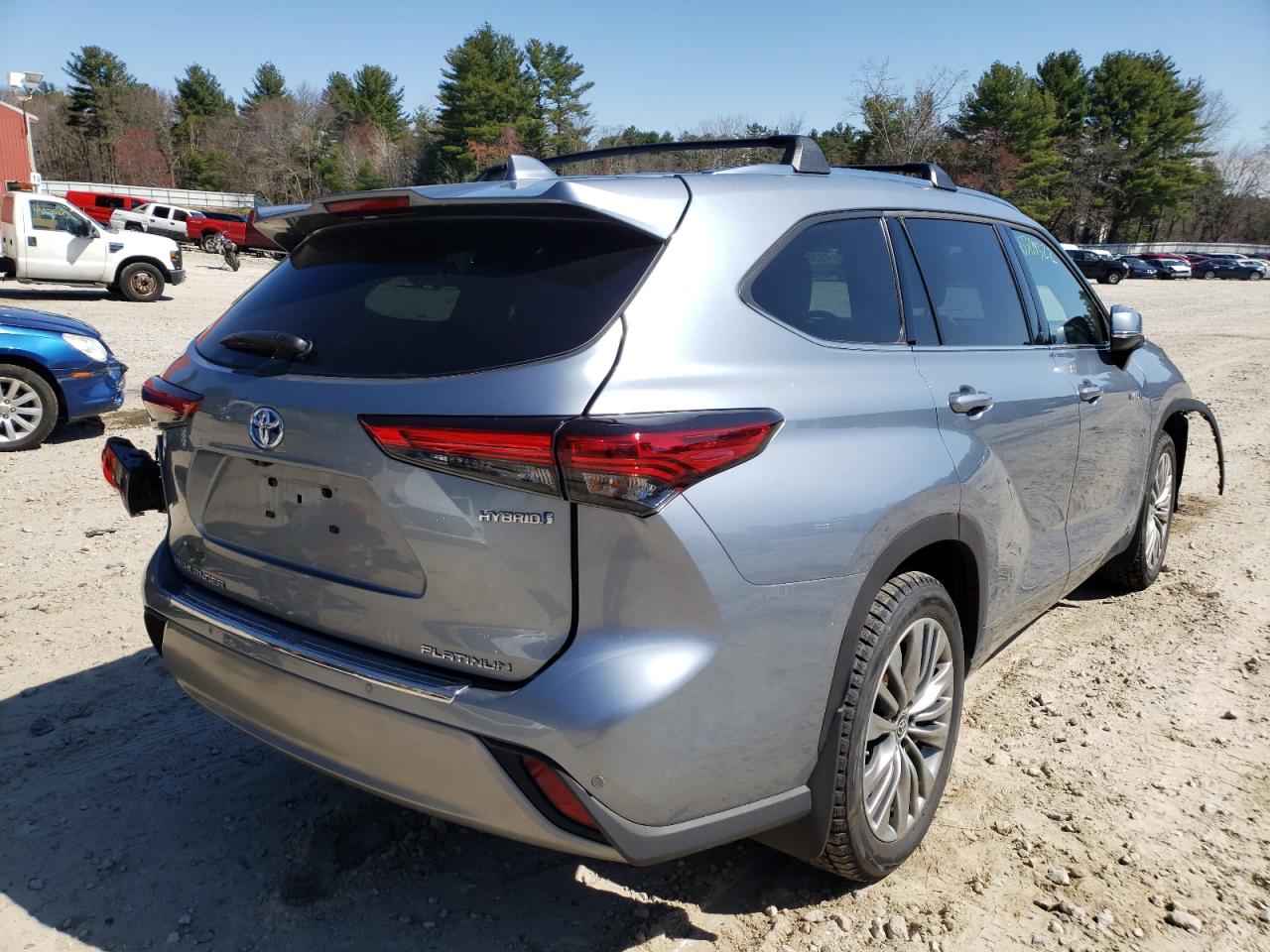 Photo 4 from auction – 2021 TOYOTA HIGHLANDER with VIN 5TDEBRCH4MS026173