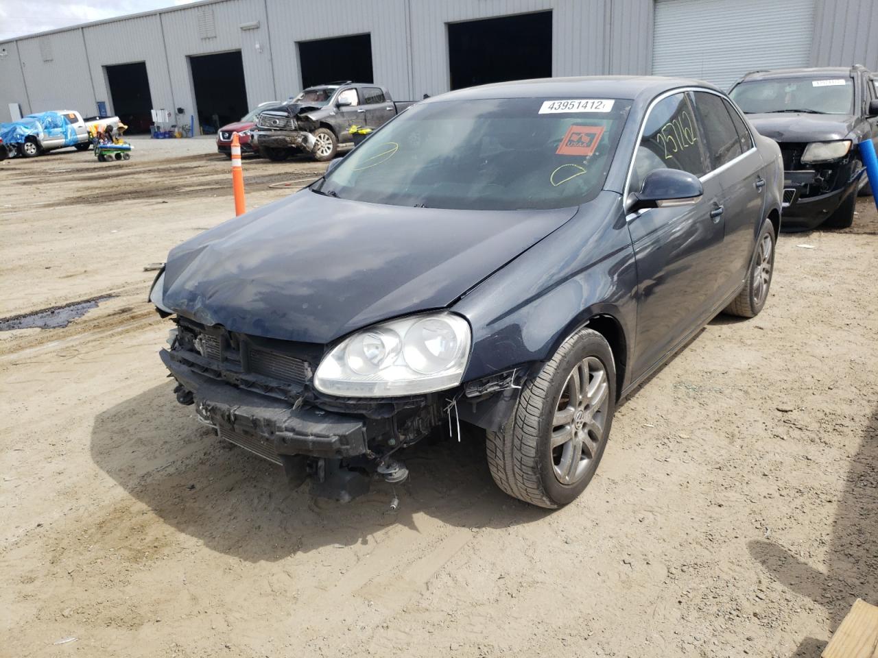 Photo 2 from auction – 2006 VOLKSWAGEN JETTA 2.5 with VIN 3VWSF71K56M622421