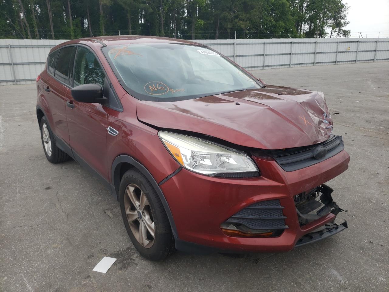 FORD ESCAPE S 2014 z numerem VIN 1FMCU0F79EUE54913 - Zdjęcie z aukcji