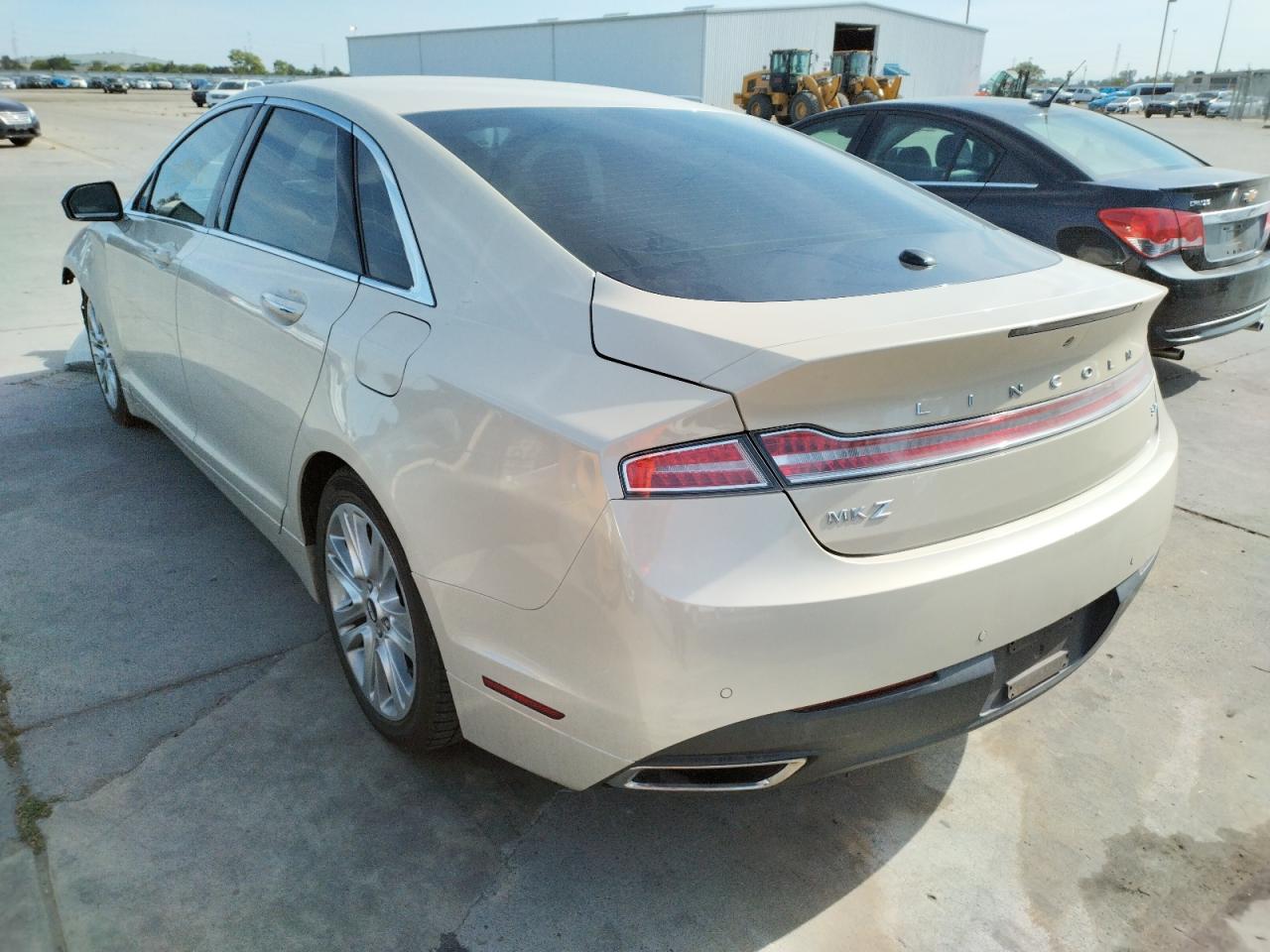 Photo 3 from auction – 2016 LINCOLN MKZ with VIN 3LN6L2GKXGR619165
