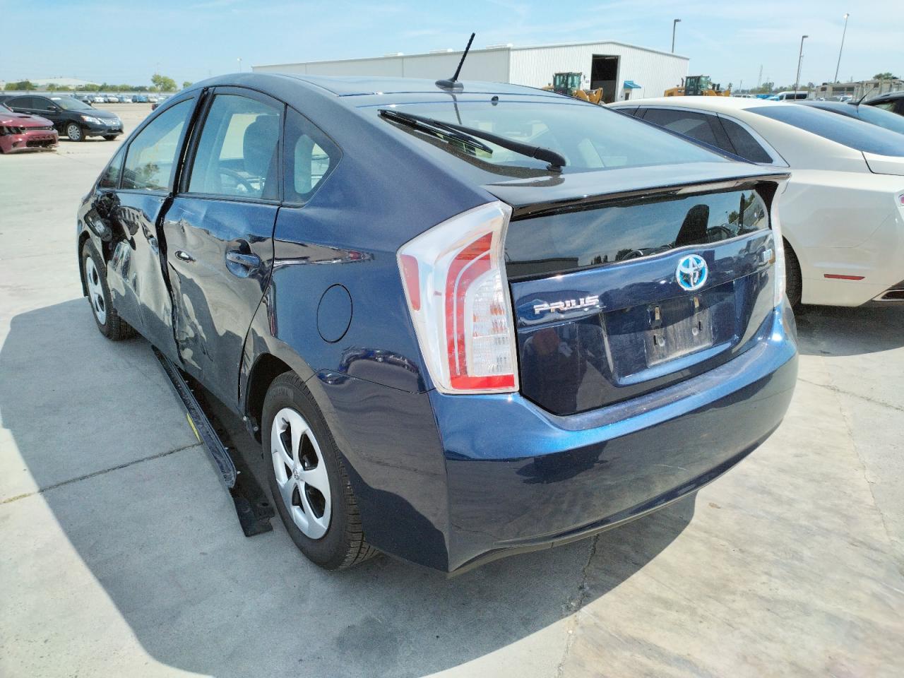 Photo 3 from auction – 2015 TOYOTA PRIUS with VIN JTDKN3DU9F0417991