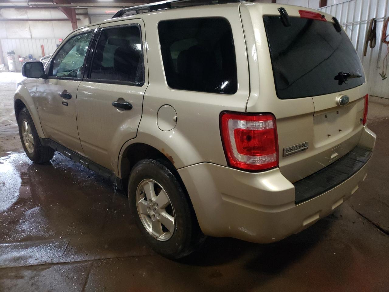 Photo 3 from auction – 2010 FORD ESCAPE XLT with VIN 1FMCU0DGXAKD42226