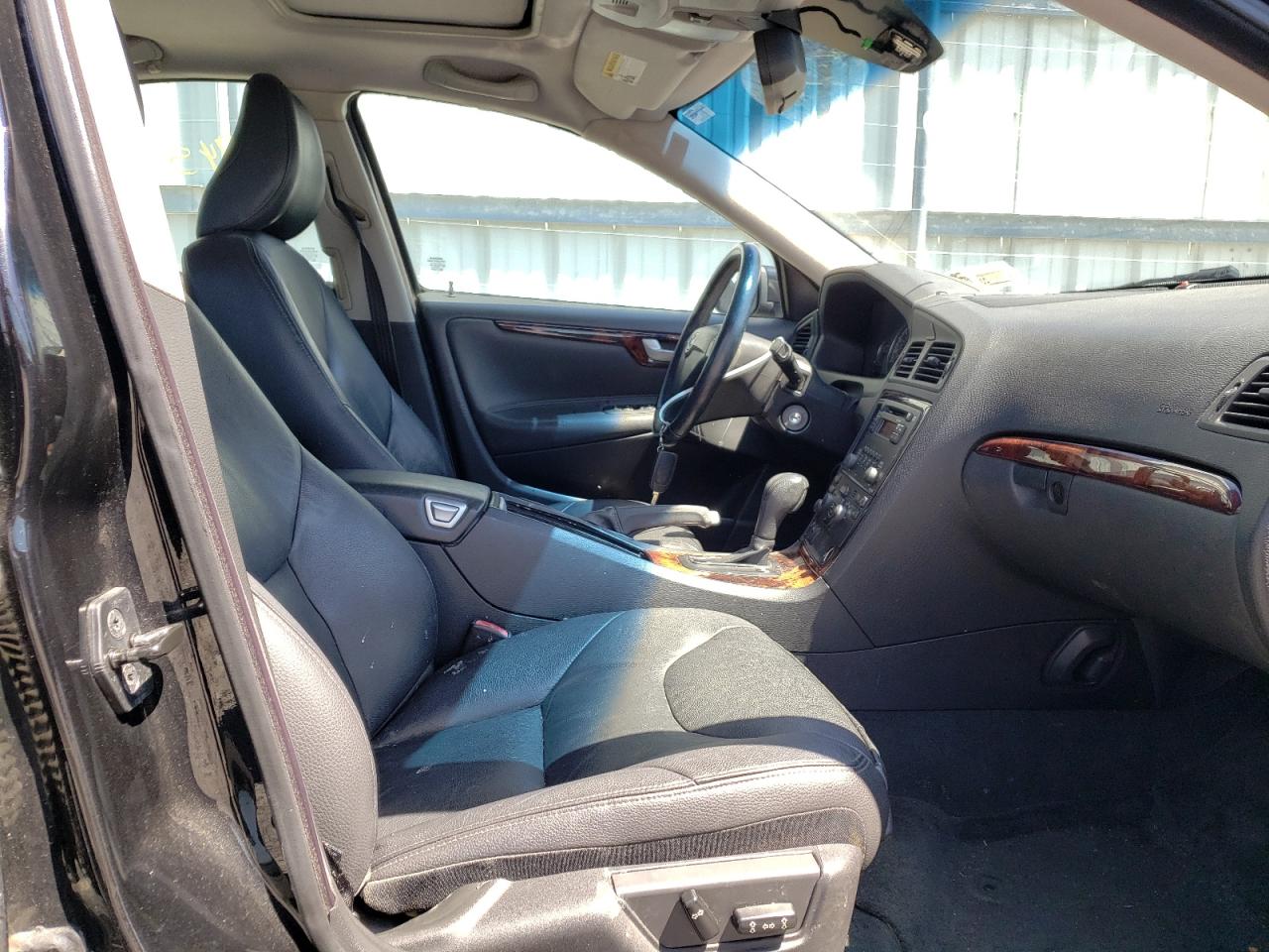 Photo 5 from auction – 2006 VOLVO S60 2.5T with VIN YV1RH592562534622