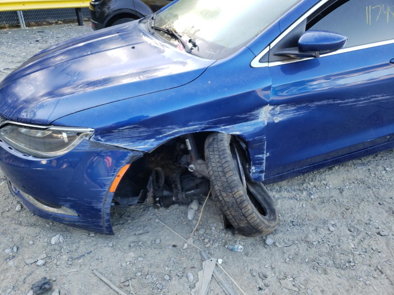 Photo 9 from auction – 2015 CHRYSLER 200 LIMITE with VIN 1C3CCCAB4FN748448