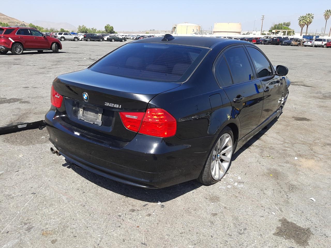 Photo 4 from auction – 2009 BMW 328 I with VIN WBAPH77579NM28307