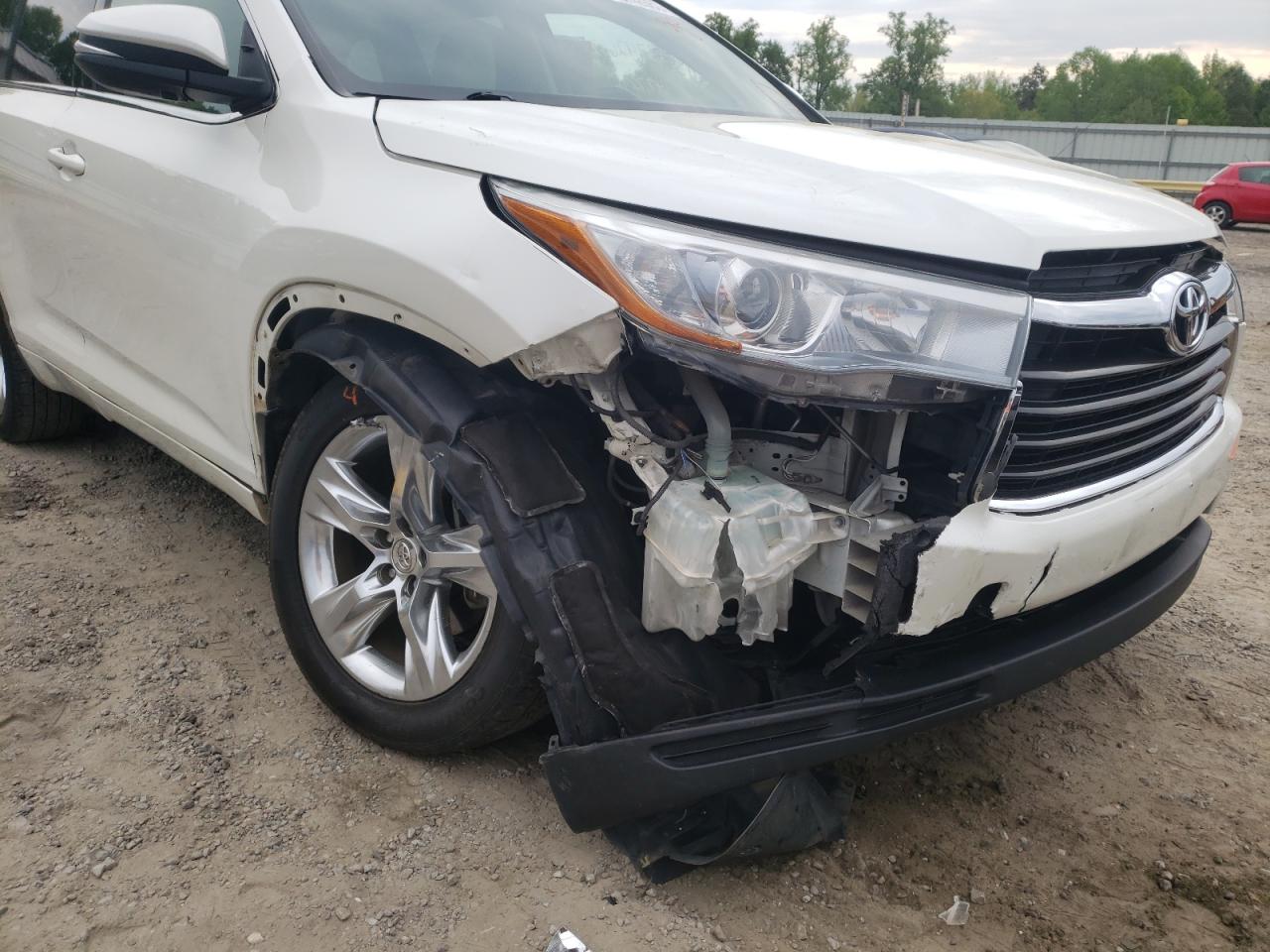 Photo 9 from auction – 2014 TOYOTA HIGHLANDER with VIN 5TDDKRFH2ES033129
