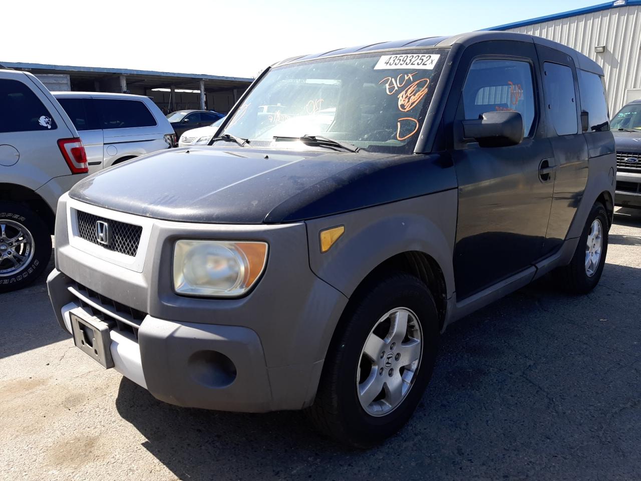 Photo 2 from auction – 2004 HONDA ELEMENT EX with VIN 5J6YH28504L030895