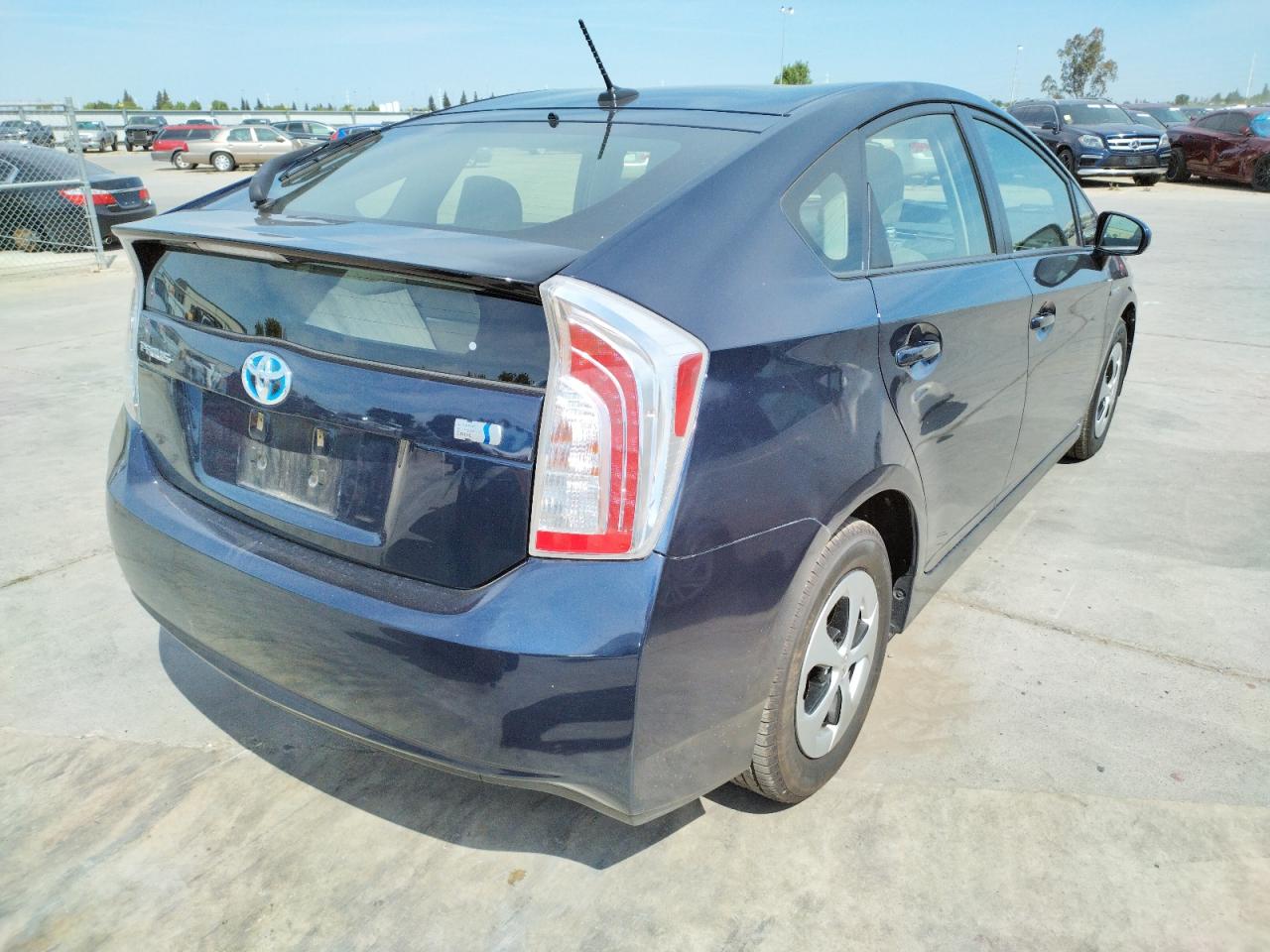 Photo 4 from auction – 2015 TOYOTA PRIUS with VIN JTDKN3DU9F0417991