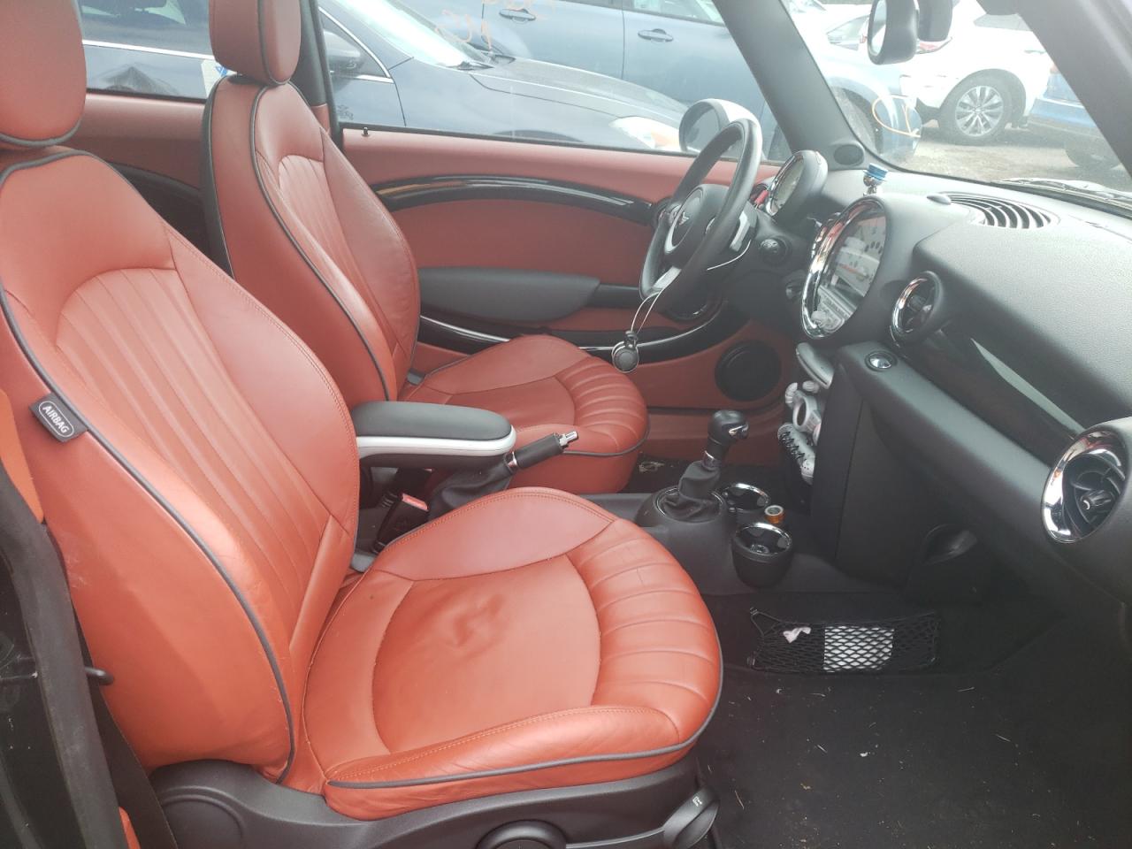Photo 5 from auction – 2008 MINI COOPER with VIN WMWMF335X8TT62319