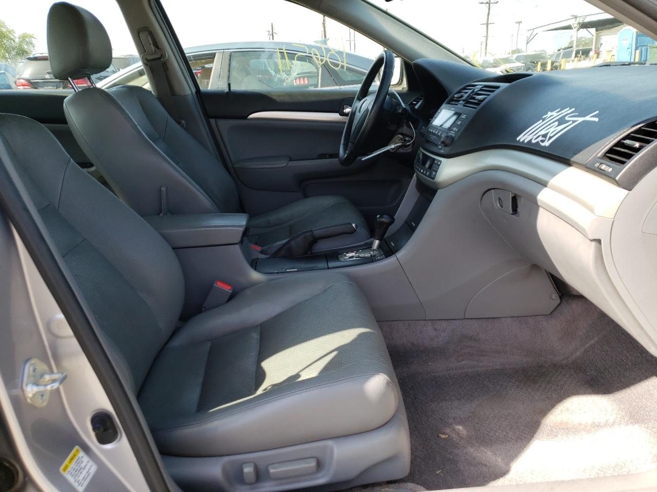 Photo 5 from auction – 2005 ACURA TSX with VIN JH4CL96895C022931