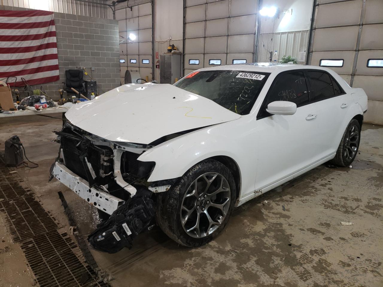 Photo 2 from auction – 2015 CHRYSLER 300 S with VIN 2C3CCABG5FH887222